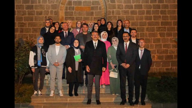 Vali Çelik, "Kitap Kulübü" etkinliğine katıldı