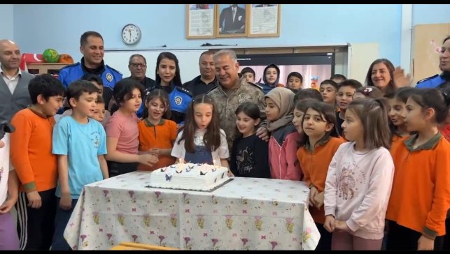 İl Emniyet Müdürü Turgay'dan kendisini doğum gününe davet eden öğrenciye sürpriz