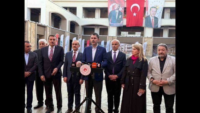 Bakan Kurum, Malatya'da Bakırcılar Çarşısı şantiyesini ziyaret etti: "Yıl sonuna kadar 453 bin yeni konut ve iş yerini teslim edeceğiz"