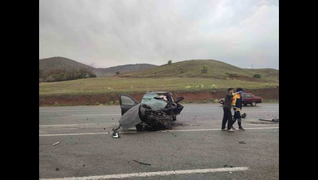 Malatya'da hafif ticari araç ile otomobil çarpıştı: 2 ölü, 2 yaralı