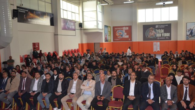 Bulanık'ta "Zulmün Kıskacındaki Gazze" paneli yapıldı