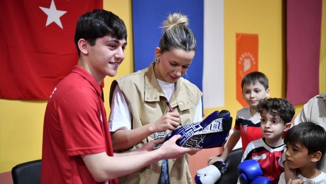 Milli boksör Hatice Akbaş, Malatyalı genç sporculara kariyer yolculuğunu anlattı: