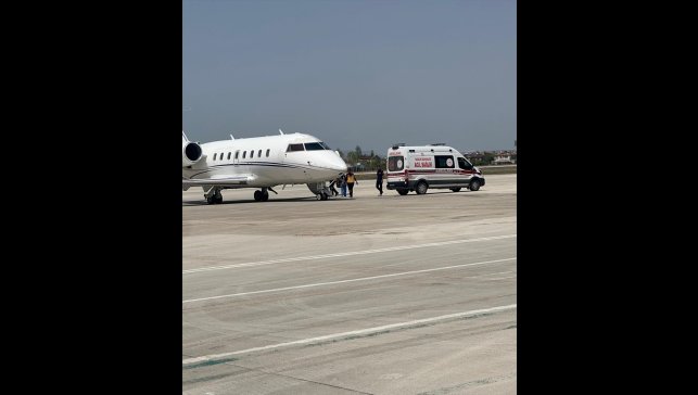 Van'da ambulans uçak 26 günlük bebek için havalandı