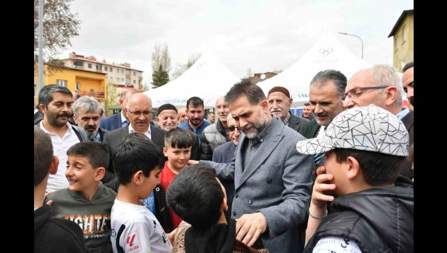 Başkan Uçar; "AK Parti Belediyeciliği gönüllere dokunmaktır"