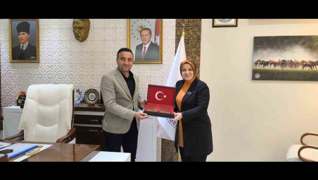 AK Partili Ayşe Sula Köseoğlu'ndan Akçadağ Belediyesi'ne ziyaret