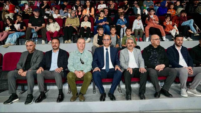 Cambaz Mithat 'Yetenek Sirkiniz' gösterisi renkli ve heyecanlı anlara sahne oldu