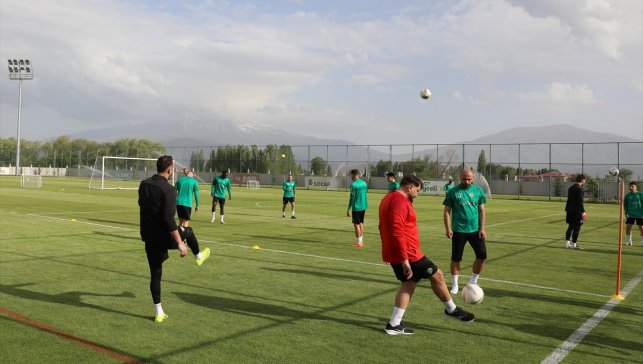 Iğdır FK, yarınki Kocaelispor maçına play-off hattında kalma hedefiyle çıkacak