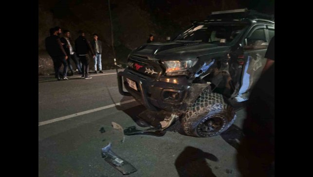 Hakkari'de iki araç kafa kafaya çarpıştı: 8 yaralı
