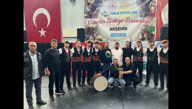 Ağrı'nın gururu Cumhuriyet Anadolu Lisesi, halk oyunlarında Türkiye şampiyonu oldu
