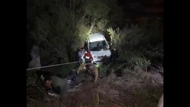 Hakkari'de hafif ticari araç Zap Suyu'na uçtu: 1 yaralı