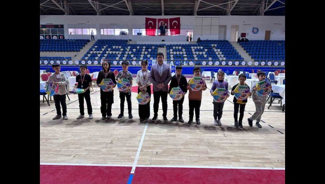 Hakkari'de 'Akıl ve Zekâ Oyunları Turnuvası İl Finali' tamamlandı