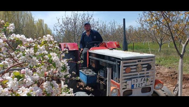 Adilcevaz'da bahçe çapalama dönemi