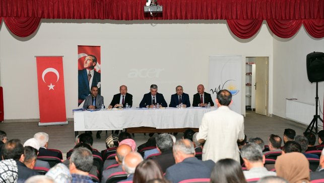 AK Parti Van İl Başkanı Arvas, Çatak'ta muhtarlarla bir araya geldi