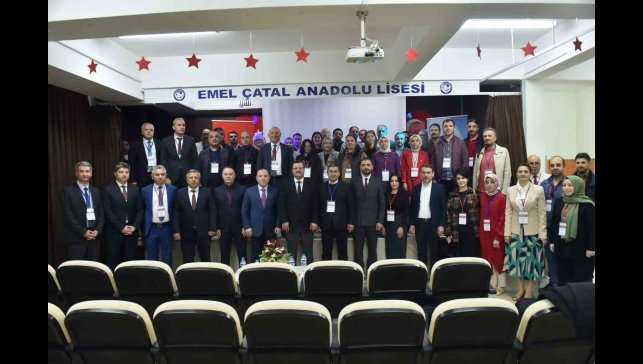 Erzurum'da 'Öğretmenlerin bakış açısıyla eğitimde öne çıkan konular' çalıştayı