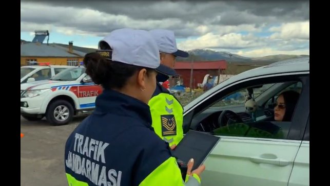 Jandarma örnek sürücüleri ödüllendirdi