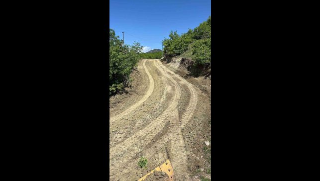 Yağışlardan dolayı zarar gören köy yollarında çalışmalar sürüyor