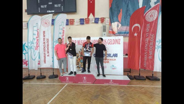 Horasanlı bilek güreşçilerin başarısı