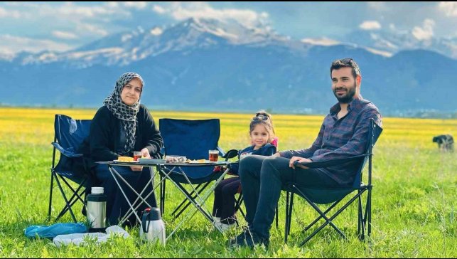 Yüksekova'da iki mevsim arası renk cümbüşü