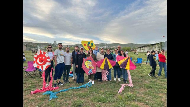 Elazığ'da 3. geleneksel uçurtma şenliği
