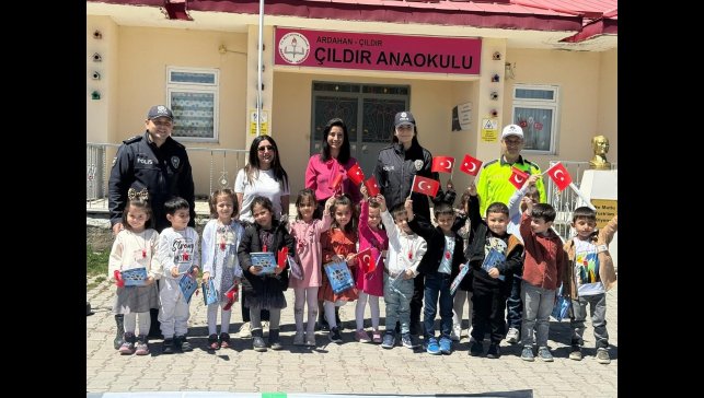 Çıldır'da anaokulu öğrencilerine trafik eğitimi