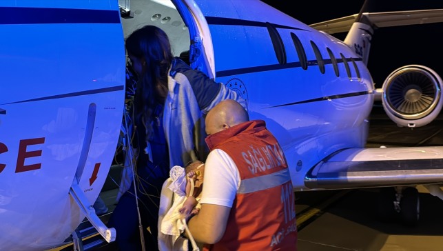 Ağrı'da kalp hastası bebek ambulans uçakla Ankara'ya sevk edildi