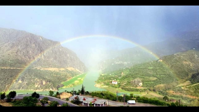 Kemaliye'de gökkuşağı görsel şölen oluşturdu