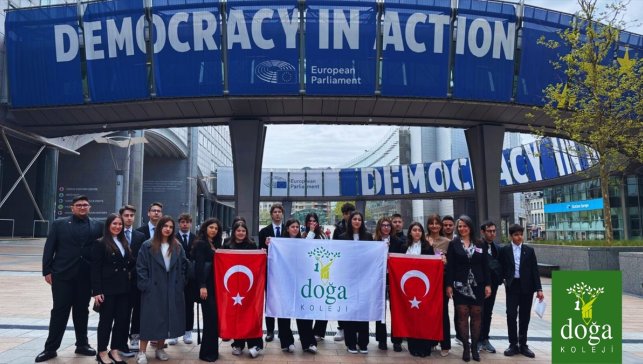 Doğa Koleji öğrencileri Avrupa Parlamentosu'nda deneyim kazandı