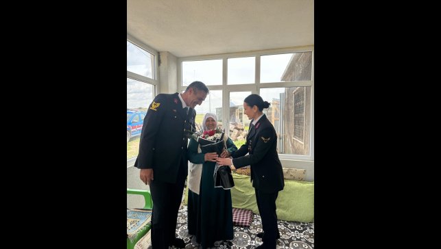 Bitlis'te jandarma ekiplerinden şehit annelerine ziyaret