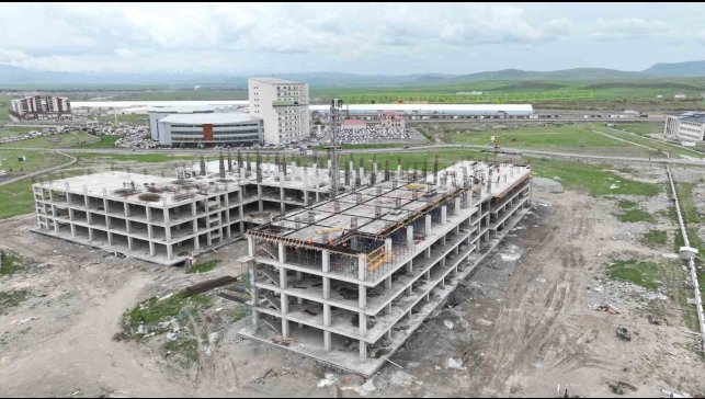 Ağrı'da Kadın Doğum ve Çocuk Hastanesi inşaatı sürüyor