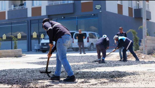 Battalgazi Belediyesi'nden Çamurlu ve Bulgurlu Mahallelerine asfalt hizmeti
