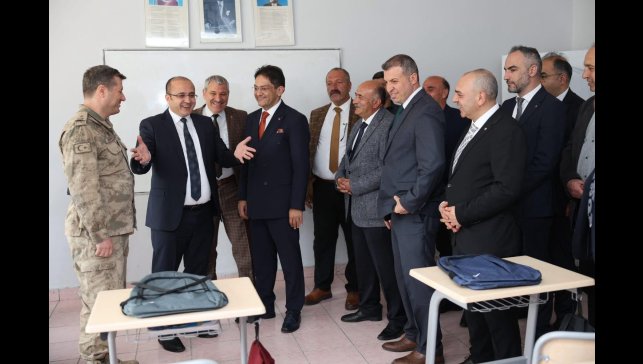 Erzurum Ticaret Borsası'ndan Şenkaya'ya eğitim ve ekonomiye yönelik destek ziyaretleri