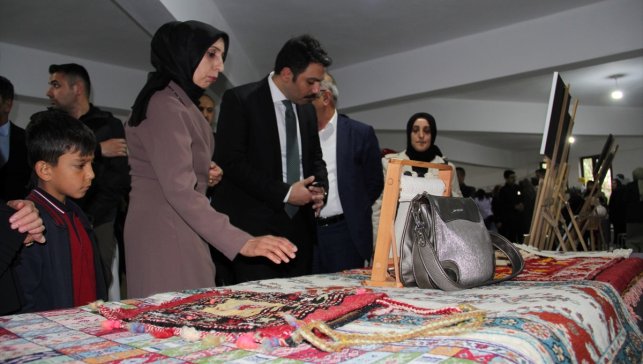 Bingöl'de el sanatları sergisi açıldı