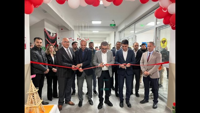 Kağızman'da yılsonu sergisine yoğun ilgi