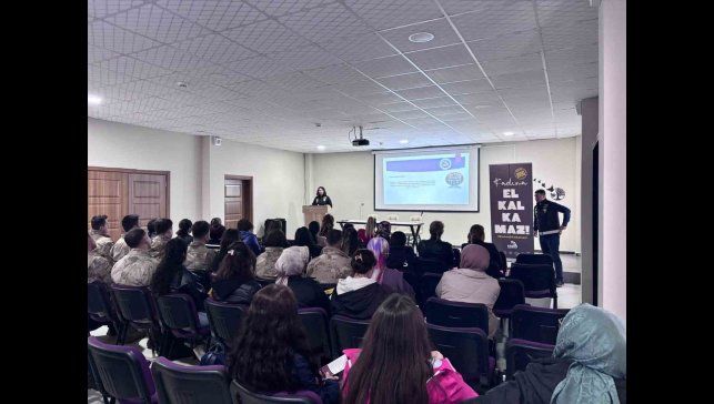 Pülümür'de 'Aile İçi ve Kadına Karşı Şiddetle Mücadele' semineri