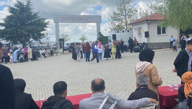 Elazığ'da özel gereksinimli çocuklar ve engelliler uçurtma şenliğinde buluştu