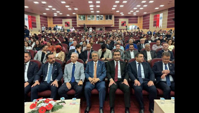 Milletvekili Aydın, Kızıl Elma Türkçe Ödül törenine katıldı