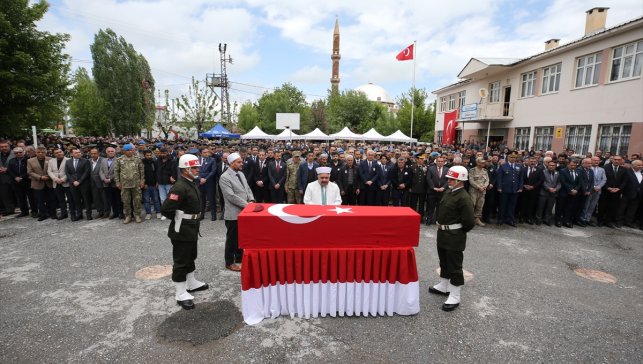 Şehit Piyade Uzman Çavuş Karadağ, Muş'ta son yolculuğuna uğurlandı
