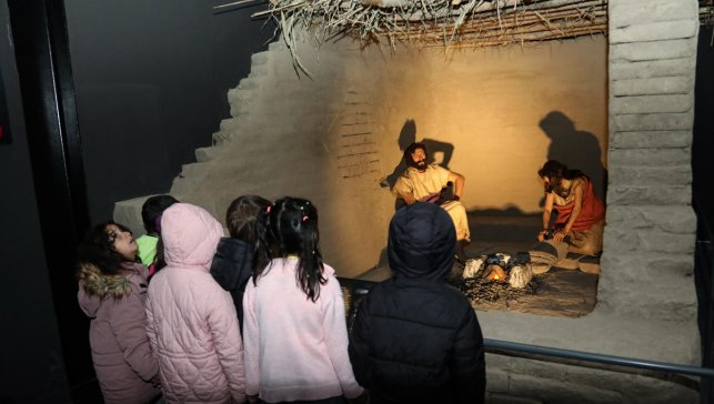 Van'da öğrenciler müzeyi gezdi