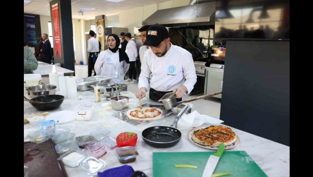 Gastronomi öğrencileri lezzet yarışında hünerlerini sergiledi