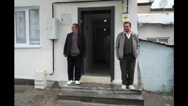 Muş'ta 3 engelli kardeşin evi yenilendi