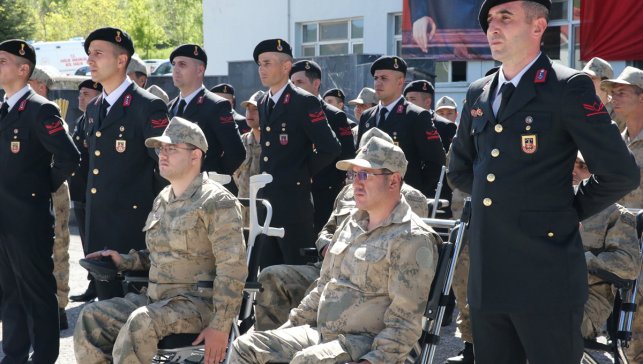 Bitlis'te 20 engelli bir günlük askerlik sevinci yaşadı