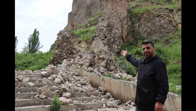 Oltu Kalesi yıkılma tehlikesiyle karşı karşıya