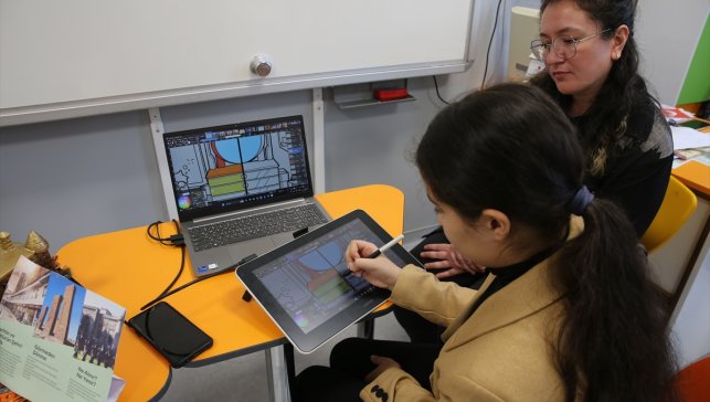 Lise öğrencisi Bitlis'in tarihi yapılarını "sessiz kitap" formatıyla hikayeleştirdi