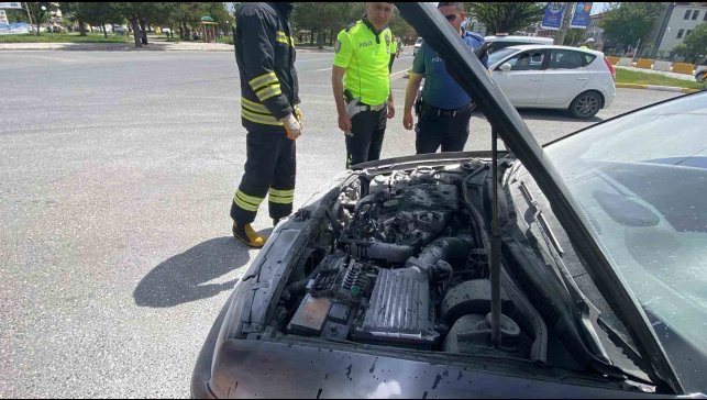 Erzincan'da araç yangını
