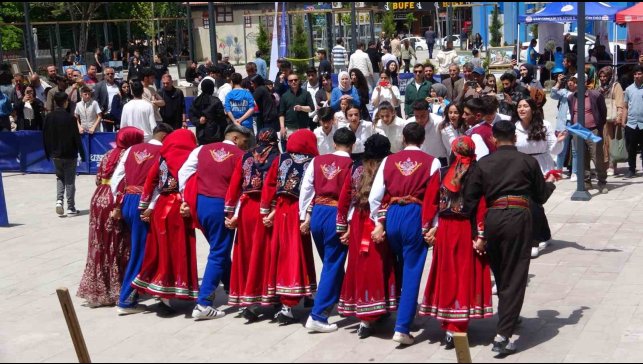 Van'da "Gençlik Spor Festivalleri" başladı