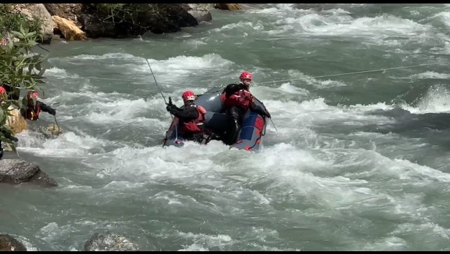 Yüksekova'da derede kaybolan İbrahim için arama çalışmaları devam ediyor