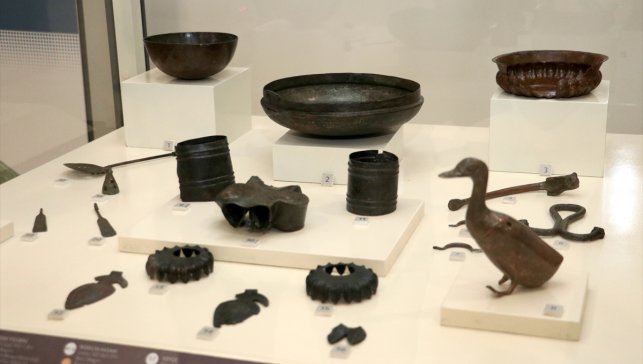 Erzurum'da 3 bin yıl önce bölgede yaşam mücadelesini anlatan 144 eser ilk kez sergilendi