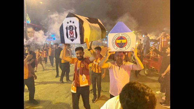 Iğdır'da Galatasaraylı taraftarlar şampiyonluğu Fenerbahçe ve Beşiktaş tabutu ile kutladı