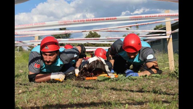 Elazığ'da zorlu UMKE eğitimi tamamlandı
