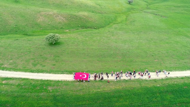 Muş'ta Türk bayraklarıyla "gençlik yürüyüşü" düzenlendi